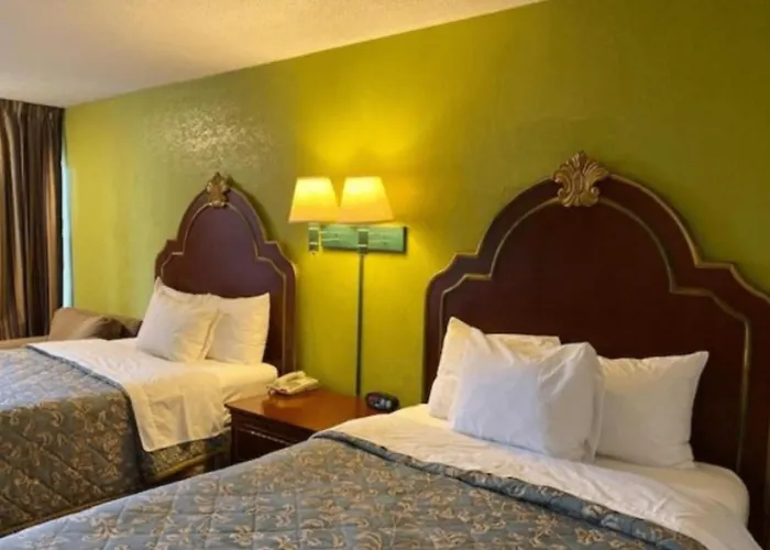 Travelodge By Wyndham Sellersburg