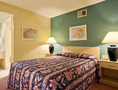 Travelodge By Wyndham Sellersburg